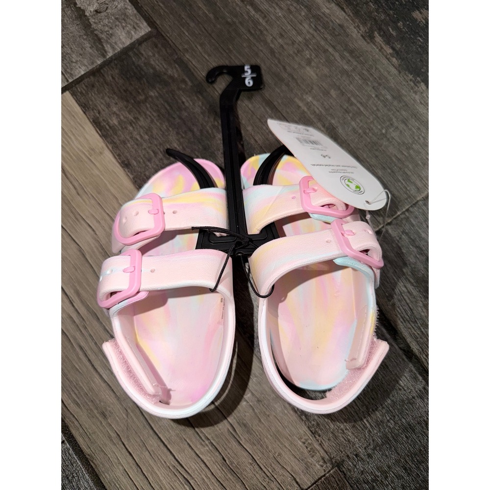 Little girl sandals size 5/6